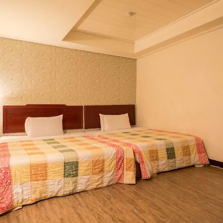 Galaxy Hotel ไถจง ภายนอก รูปภาพ