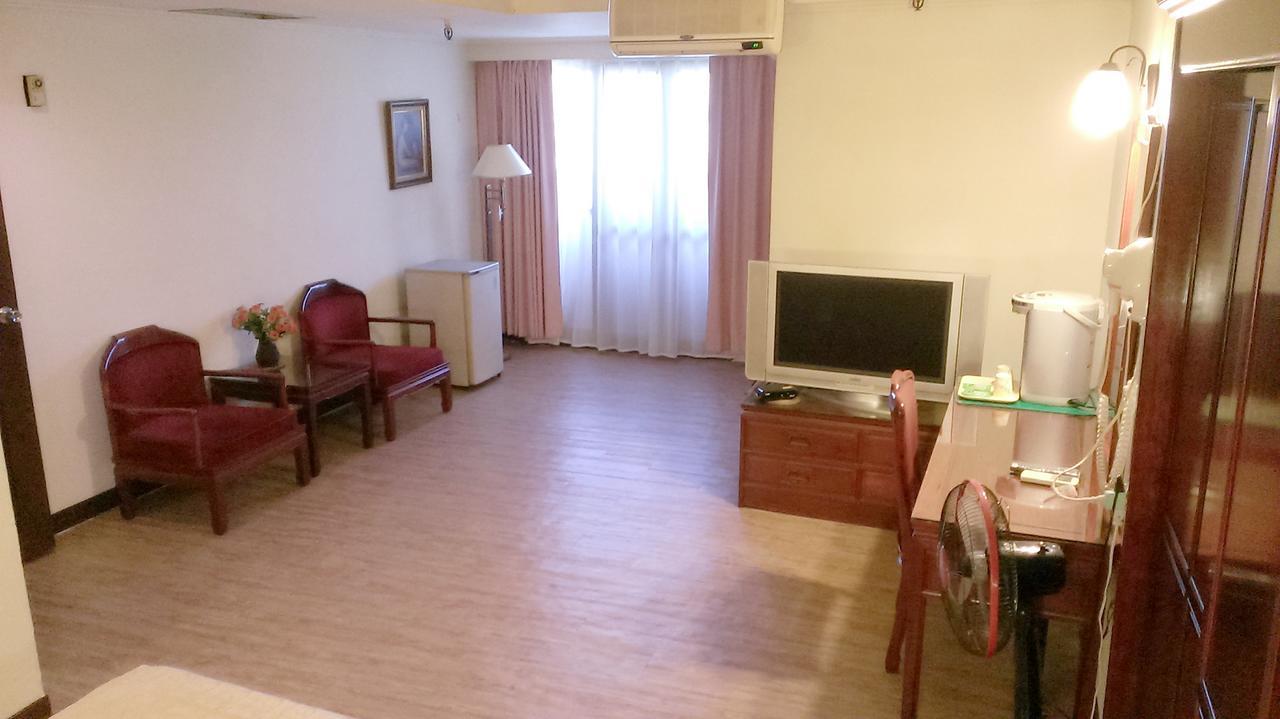 Galaxy Hotel ไถจง ภายนอก รูปภาพ