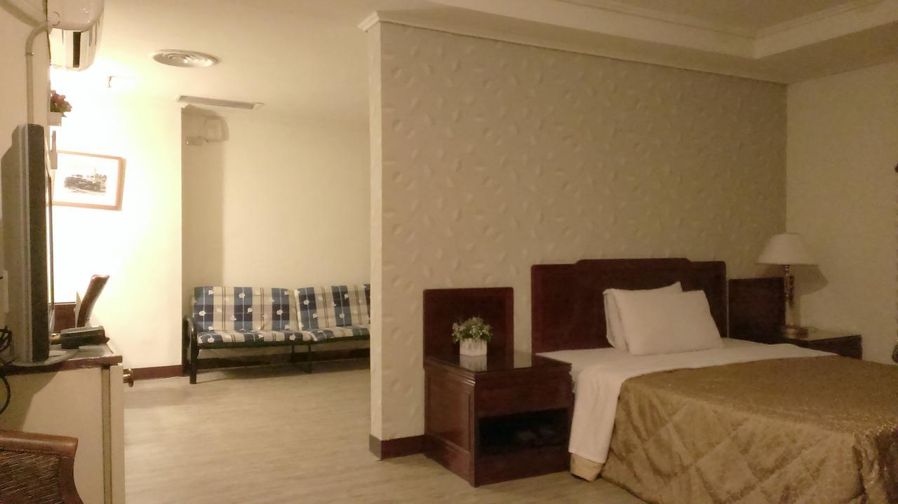 Galaxy Hotel ไถจง ภายนอก รูปภาพ