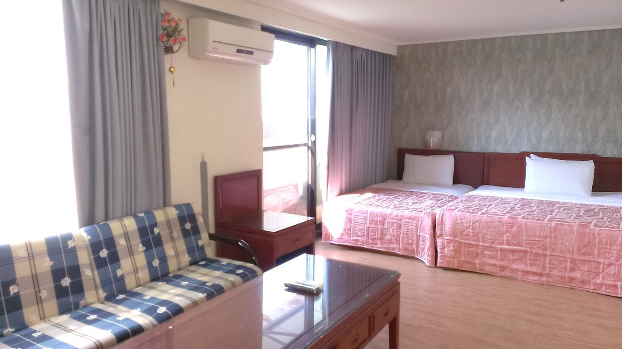 Galaxy Hotel ไถจง ภายนอก รูปภาพ