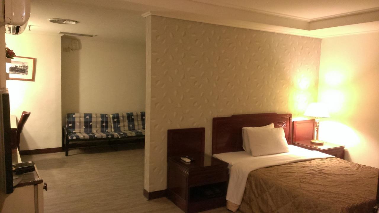 Galaxy Hotel ไถจง ภายนอก รูปภาพ